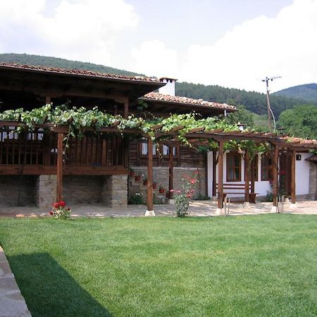 The House With The Vine Guest House Zheravna Εξωτερικό φωτογραφία
