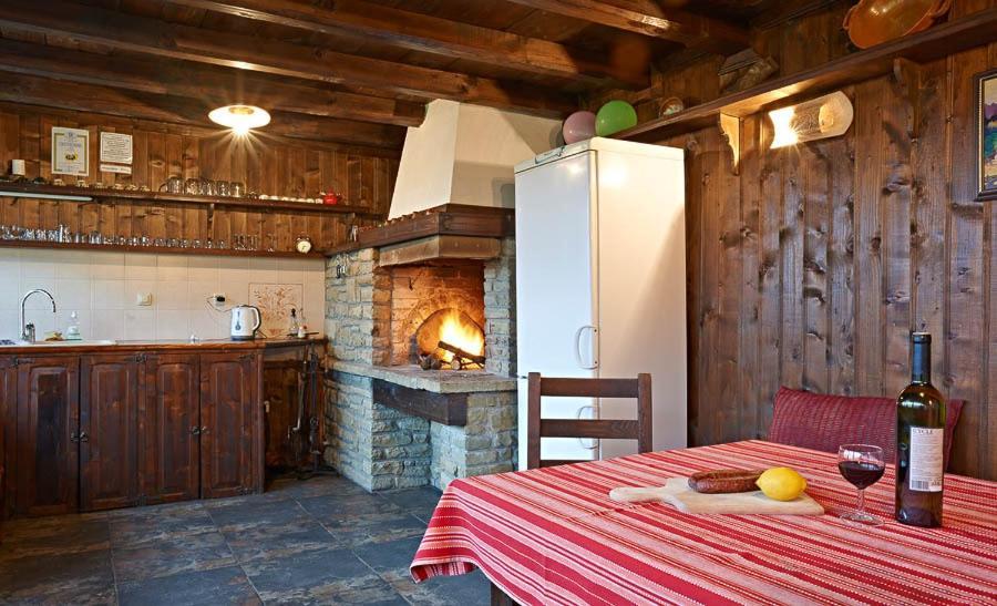 The House With The Vine Guest House Zheravna Εξωτερικό φωτογραφία