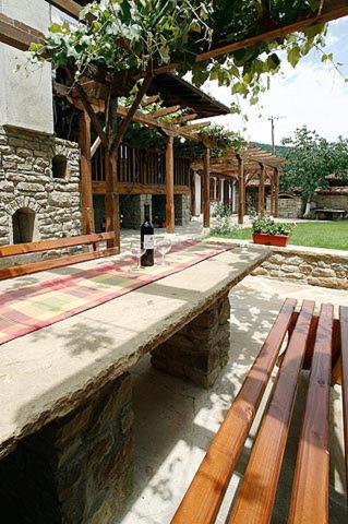 The House With The Vine Guest House Zheravna Εξωτερικό φωτογραφία